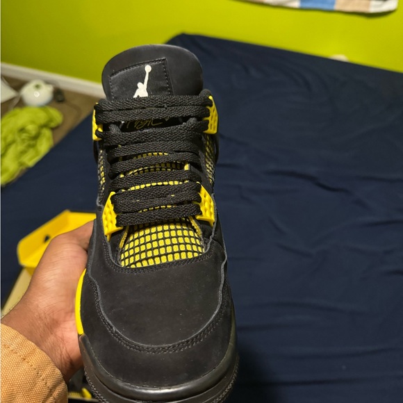 Air Jordan 4 Retro Thunder Black Yellow size 9.5 - Picture 3 of 5